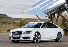 Audi S8 2012 01